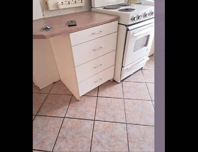 1 BEDROOM PROPERTY TO RENT IN DIE BULT